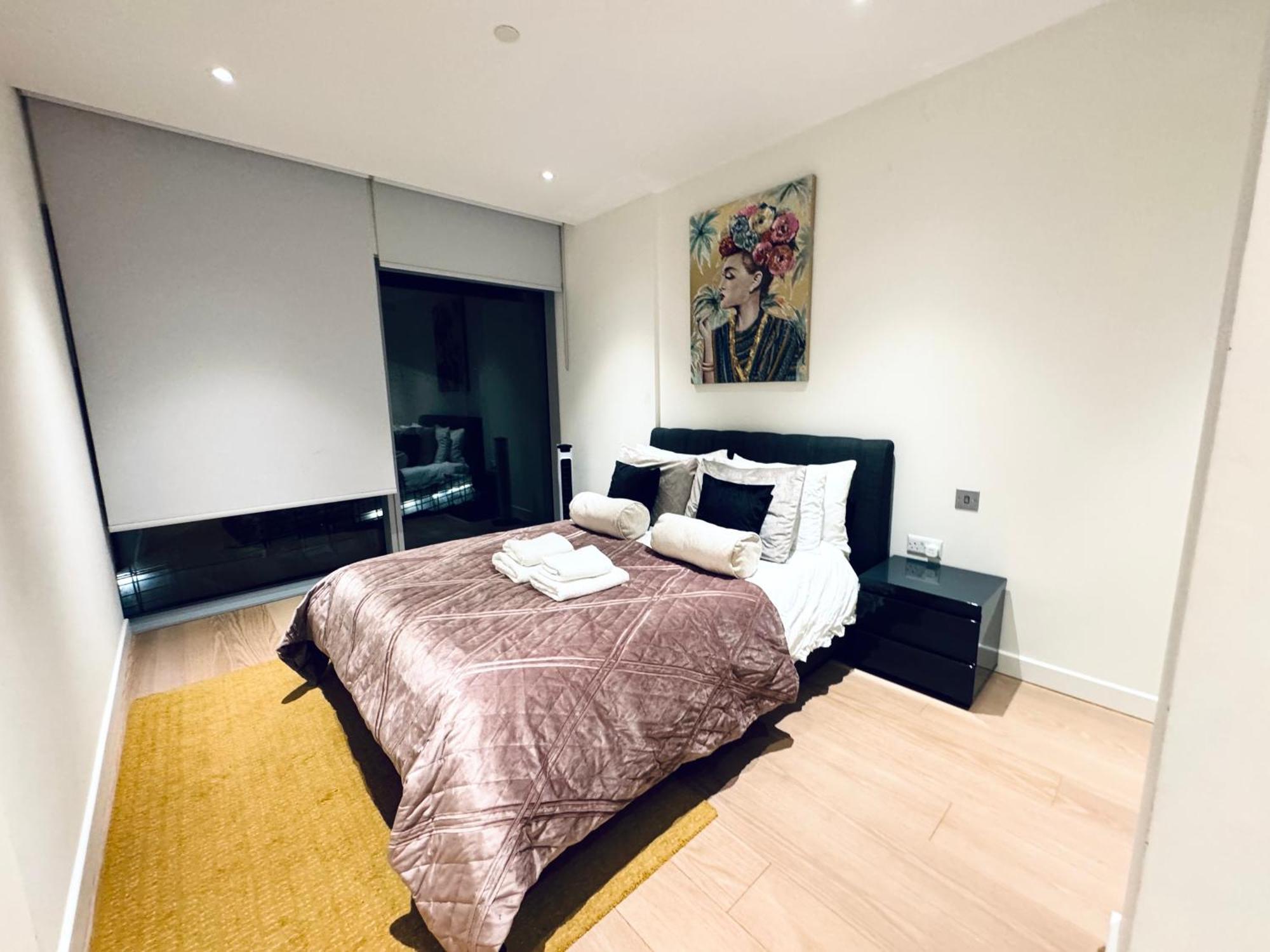 O2 Arena, 2Bedroom Apartment, North Greenwich , London 01 Room photo